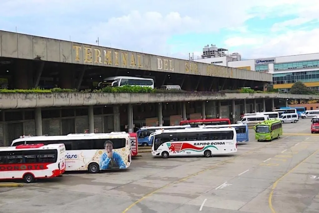 Ferienhaus Villa Casangel Hogar Familiar En Sector Exclusivo Cerca Al Aeropuerto Local Frente Al Poblado Medellín