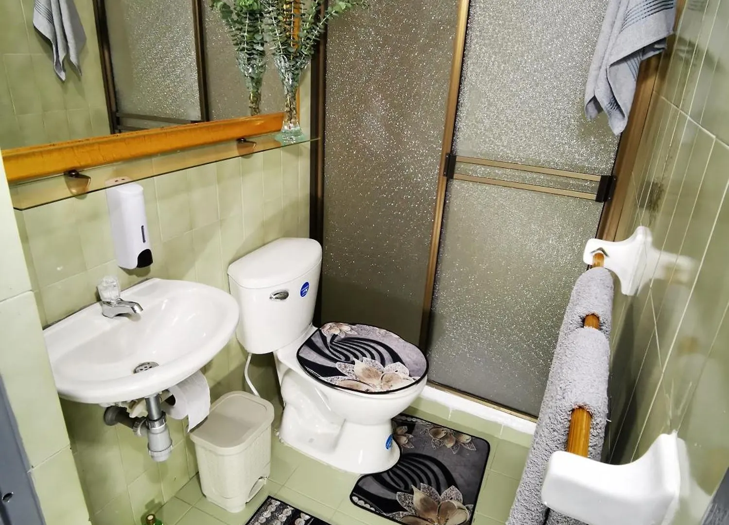 Villa Casangel Hogar Familiar En Sector Exclusivo Cerca Al Aeropuerto Local Frente Al Poblado Medellín 0*,  Kolumbien
