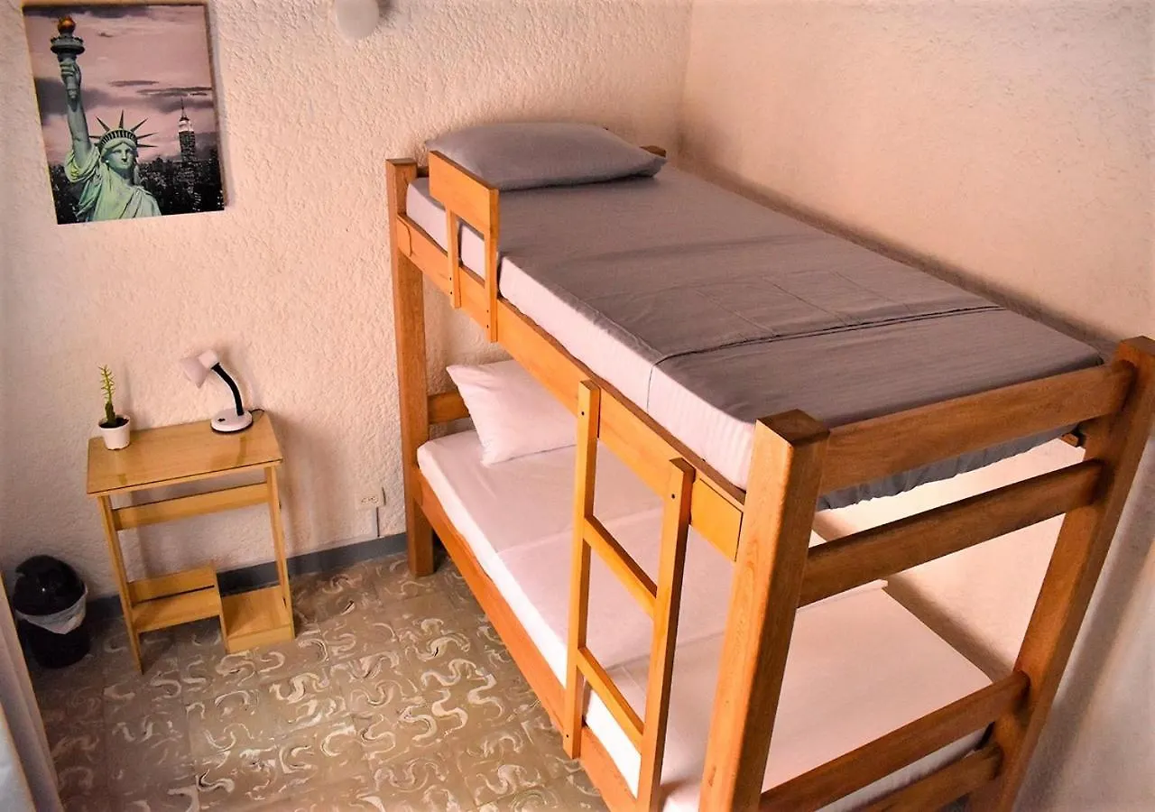 Ferienhaus Villa Casangel Hogar Familiar En Sector Exclusivo Cerca Al Aeropuerto Local Frente Al Poblado Medellín