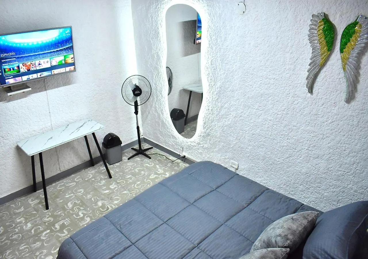 Villa Casangel Hogar Familiar En Sector Exclusivo Cerca Al Aeropuerto Local Frente Al Poblado Medellín